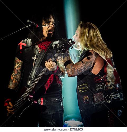 toronto-ontario-canada-may-10-2013-lead-singer-vince-neil-and-bassist-nikki0-sixx